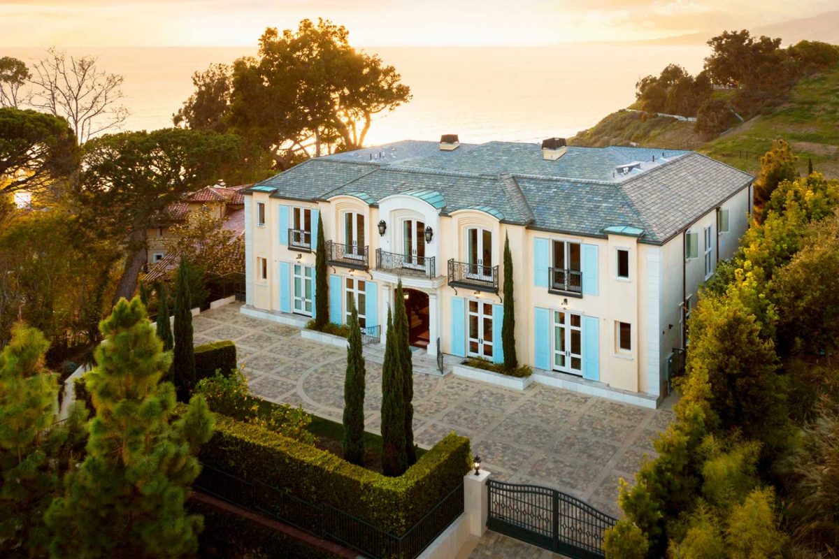 Beauty and the Bluffs: Inside A Pacific Palisades Estate