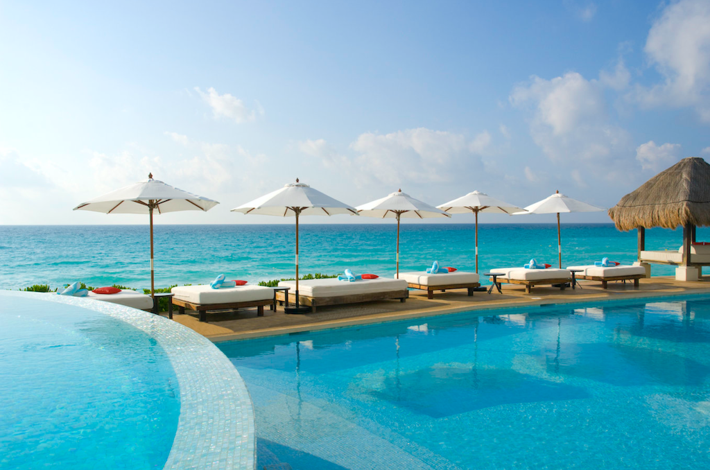A Cancun beachfront property that offers a pool, beach and ocean access.