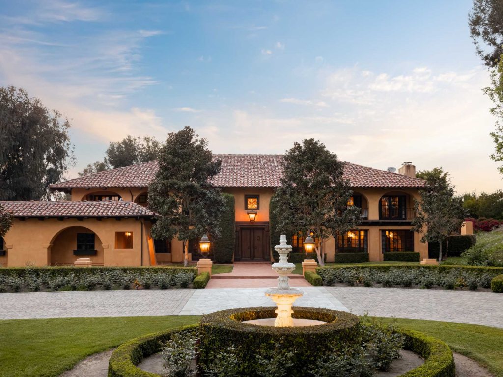 18220 Via De Fortuna is an immaculately amenitized Rancho Santa Fe compound comprising two parcels within The Covenant, one of North San Diego County’s most exclusive communities