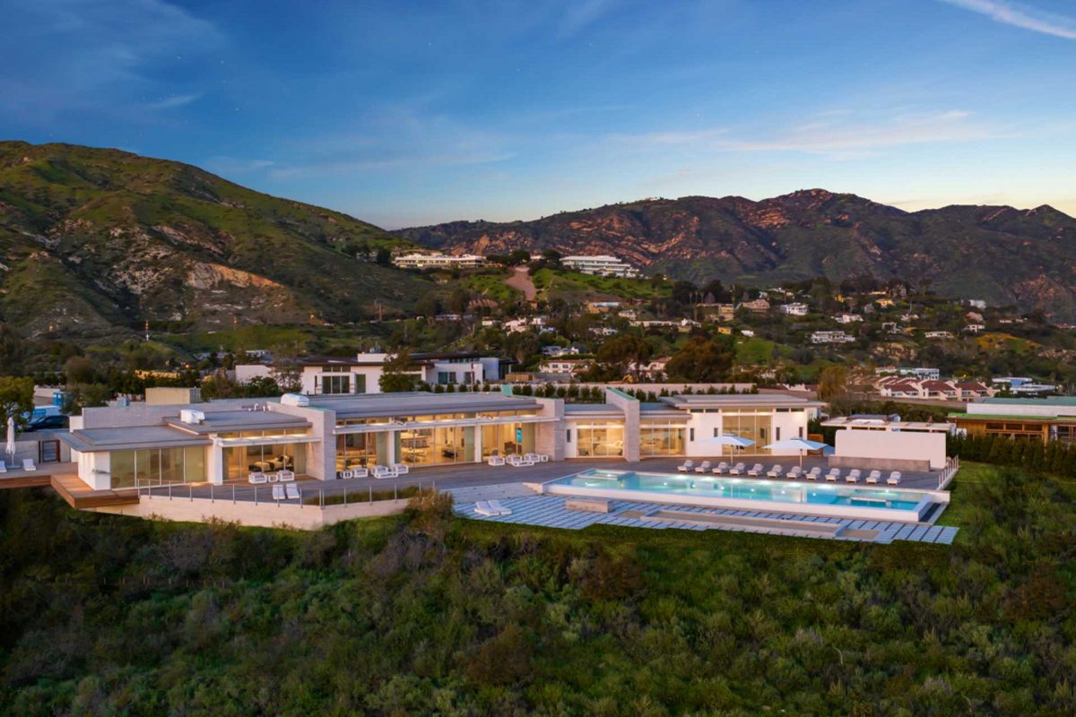 Made in Malibu: Inside The Edge, A Mid-Century Modern Blufftop Retreat