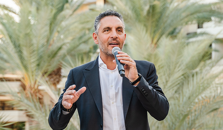 Mauricio Umansky Shares 7 Best Tips For New Agents Who Want To Thrive
